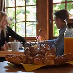 Au Coin Du Feu Hotell 4*