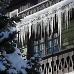 Au Coin Du Feu Hotel Megève