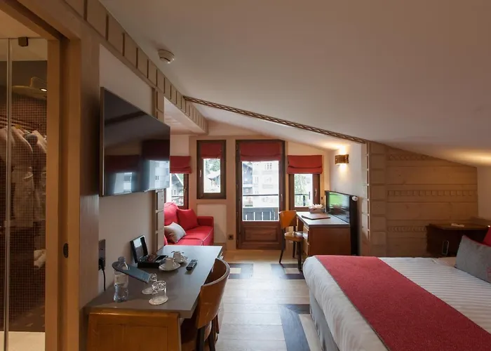 Au Coin Du Feu Hotell 4*
