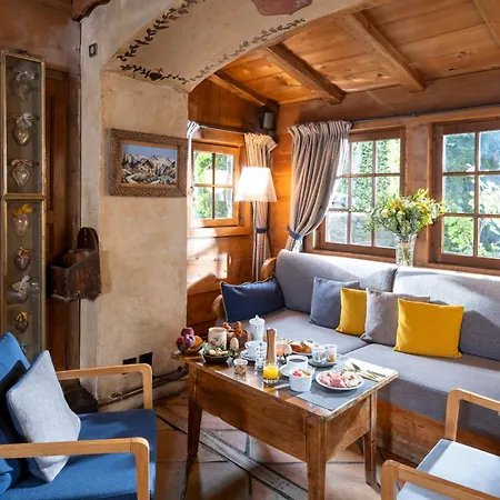 Au Coin Du Feu Hotel 4*