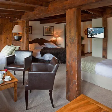 Au Coin Du Feu Hotel 4*