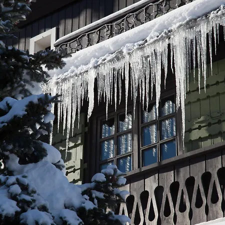 Au Coin Du Feu Hotel Megève