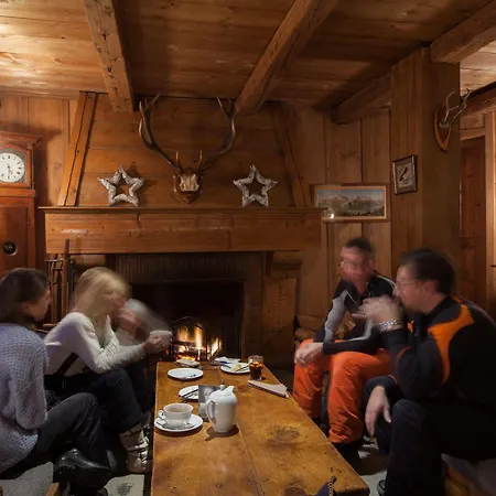 Au Coin Du Feu Отель 3*